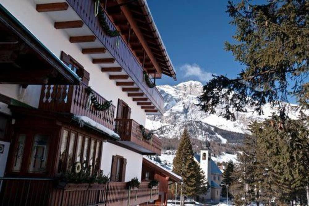 Hotel Panda Cortina- Ricarica Auto Elettriche Cortina dʼAmpezzo Exteriér fotografie