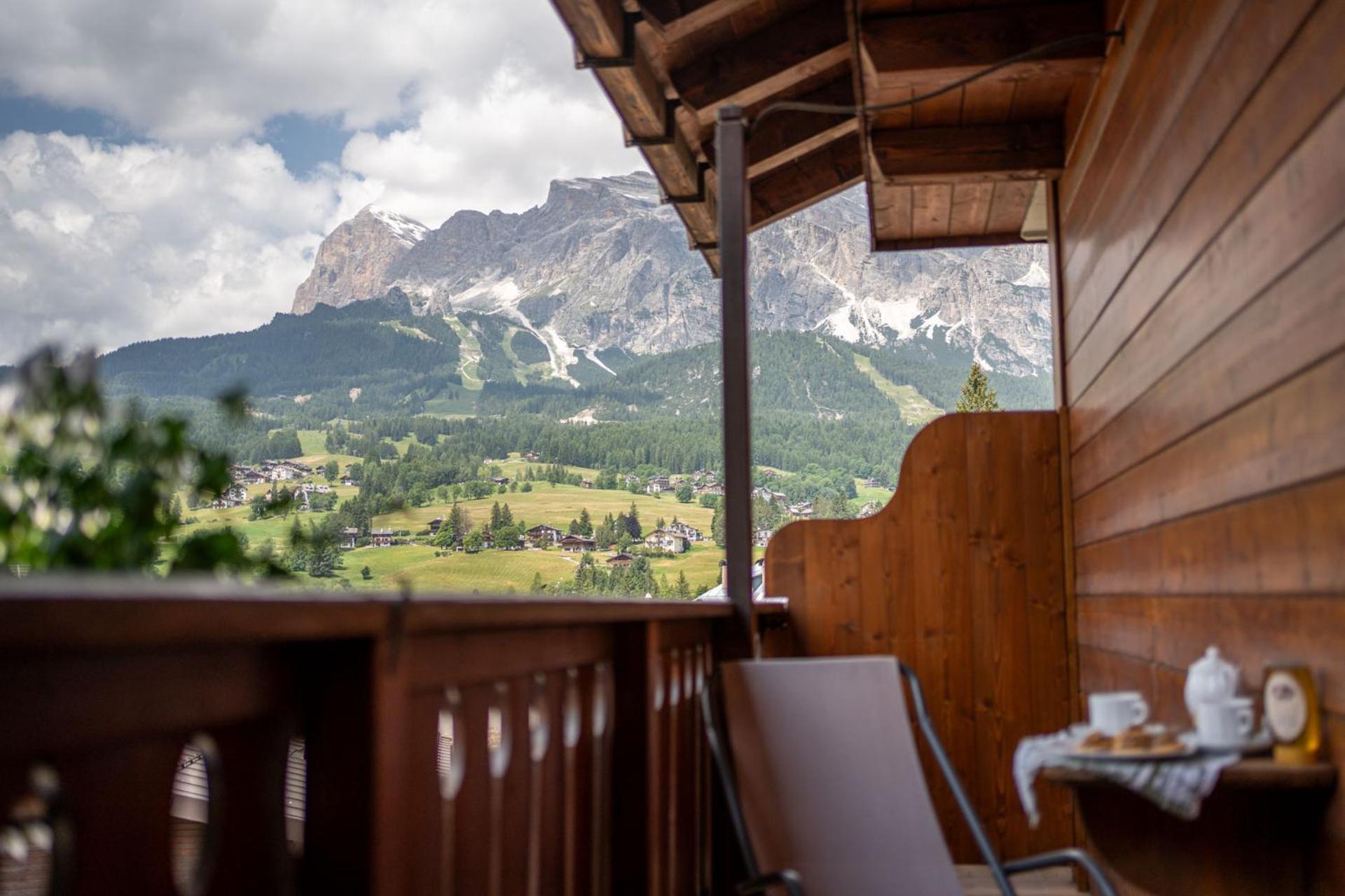 Hotel Panda Cortina- Ricarica Auto Elettriche Cortina dʼAmpezzo Exteriér fotografie